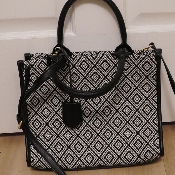 JustFab Handbags - JUSTFAB Black White Geometric Satchel Crossbody Bag.  Clean.